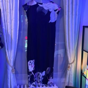 Long black floral pleated Dress